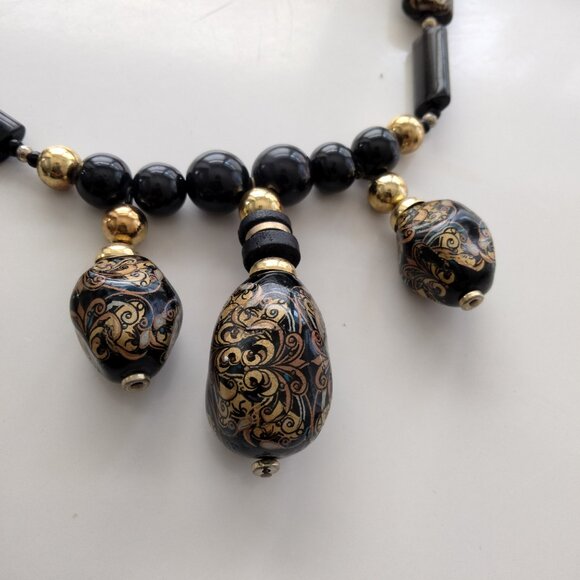 Vintage Lacquer Bead Black & Gold Necklace Marked Japan on Clasp - Picture 3 of 9